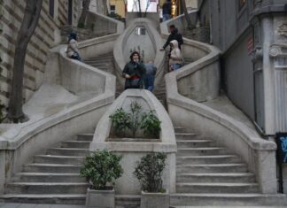 The Gate of the Hodegetria in Imperial History